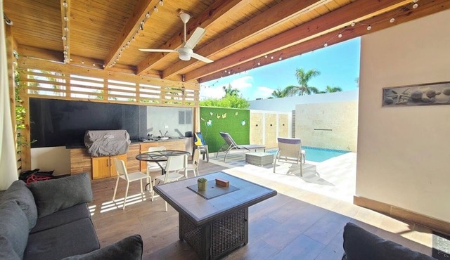 private villa with pool for 7 people
