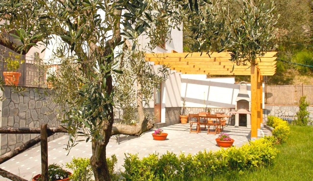 Private villa with sea views for up to 10 people near Sorrento & Amalfi Coast