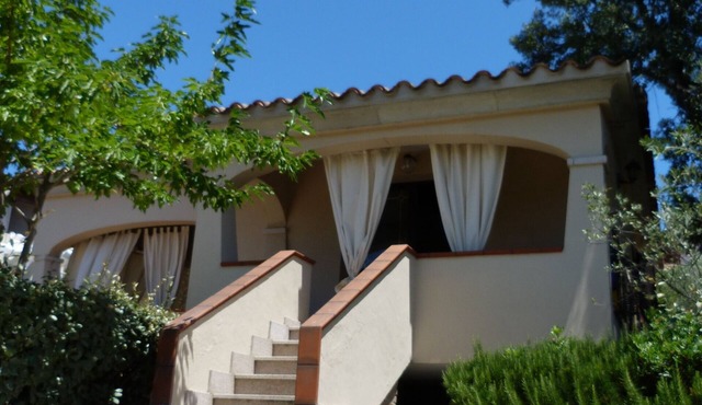 Private Villa with Large Garden & Veranda – Relaxation & Comfort in Budoni