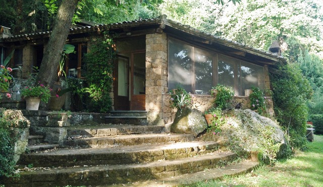 Private Villa with pool set in the nature