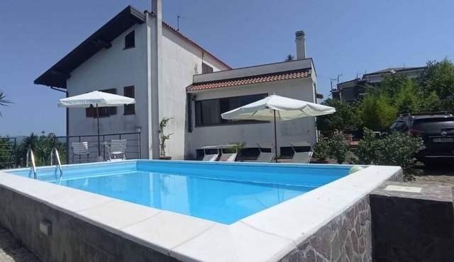 Private villa with pool 15 minutes from the sea on a Capo d'Orlando hills