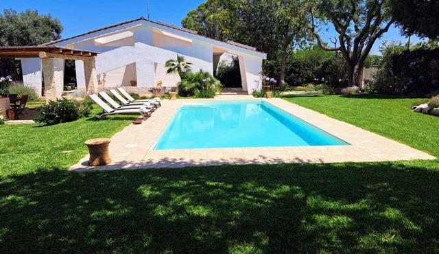 Private villa with pool in Monopoli – privacy, comfort and slow living in Puglia