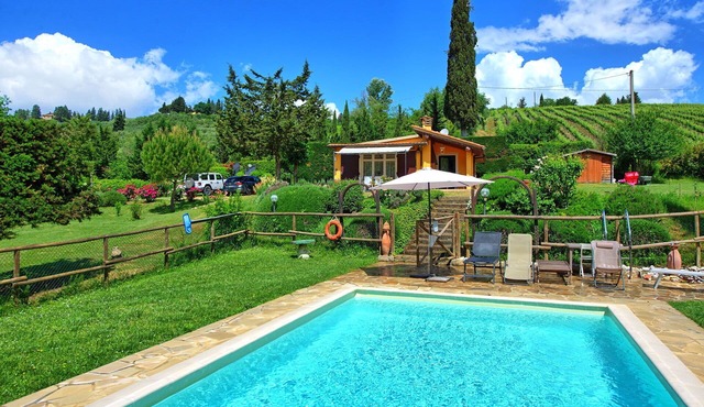 Private Villa with private pool, WIFI, A/C, TV, patio, panoramic view, close to San Gimignano