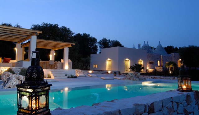 Private villa with swimming pool immersed in the nature of the Valle d'Itria