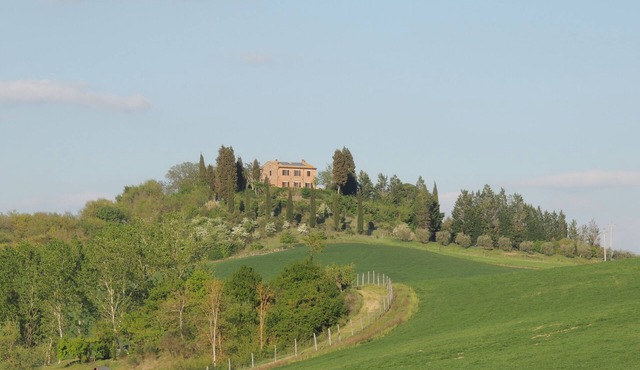 Private villa with swimming pool and spectacular views of Siena