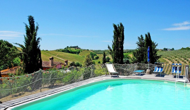 Private Villa with WIFI, private pool, TV, terrace, panoramic view, parking, close to San Gimignano