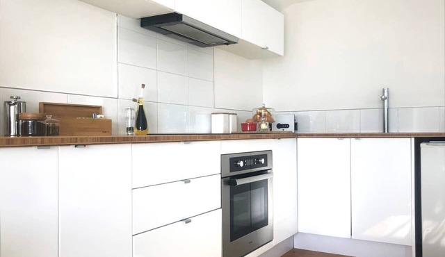 Private warm suite in sunny Christchurch City home
