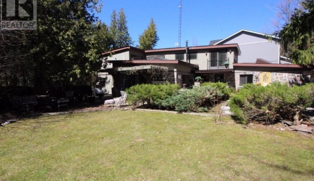 Private Waterfront Cottage at Kawartha Lakes