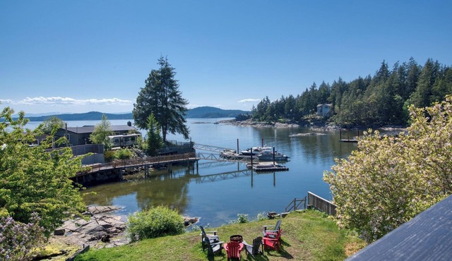 Private Waterfront Home in Halfmoon Bay