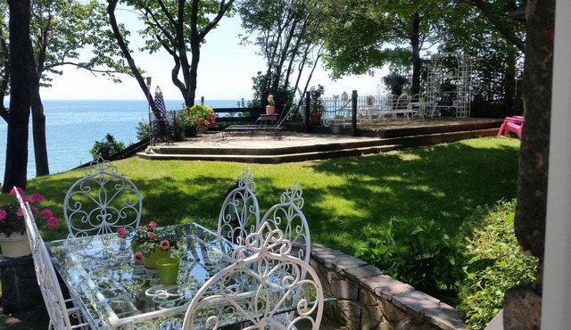 PRIVATE WATERFRONT