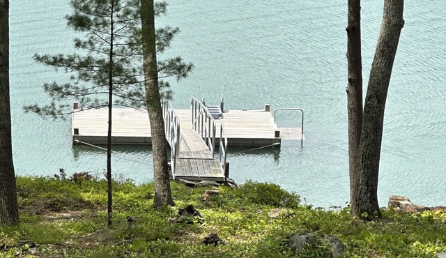 Private waterfront guest house on serene ocean cove in picturesque Harpswell.