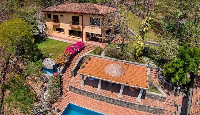 Private Waterfront Home on Laguna de Apoyo with Infinity Pool