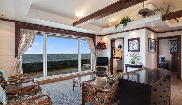 Private Waterfront House AC & Fast Wi-Fi 30 Day