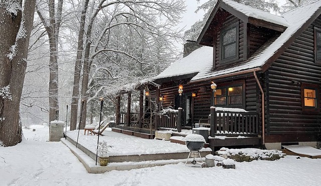Private Waterfront Log Home on the Delaware River - Upstate Catskills