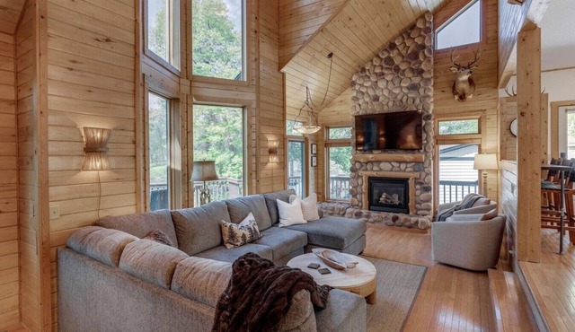 Private Whitefish Chain Family Retreat on Little Pine Lake - Sleeps 10