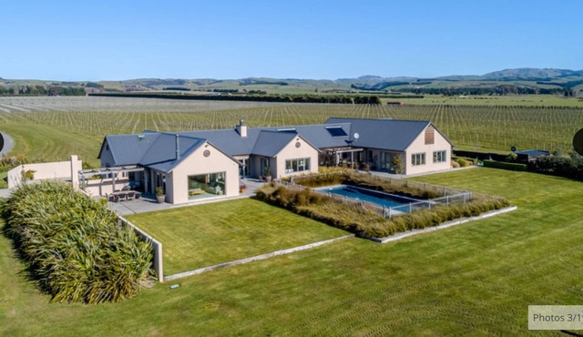 Private wing with pool and spa pool