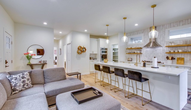 Private Yard & Fire Pit! Modern Kirkland Abode