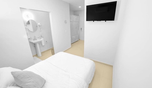 PrivateStudio/DoubleBed+CouchBed/Near Border