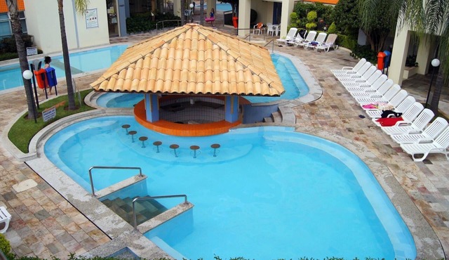 Prive das Caldas, 8 swimming pools, sauna, 2 air-conditioned rooms for up to 5 people, garage