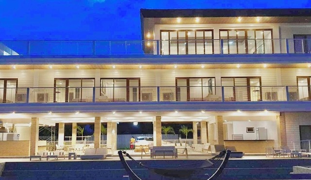 Privé is a modern private 8-bedroom resthouse. A private sanctuary for everyone.