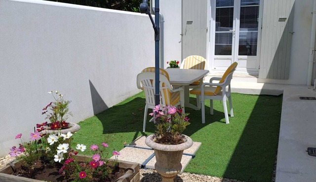 Privileged, calm, bright site 800 m from the beaches of Remigeasse and Perroche