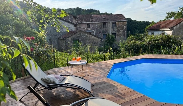 Proche des 5 Terres, Authentique Maison de Village, son Jardin et sa Piscine