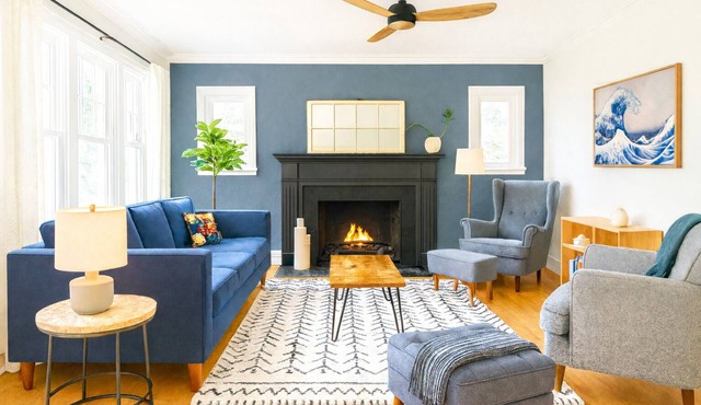 Prof’s Riverside Haven Art & Style Sleeps 10