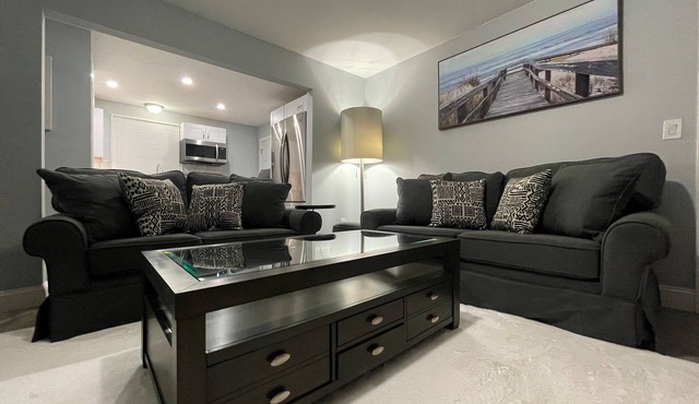 Professional 2BD Condo close to Hospitals| HBHS