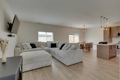 Professional Base in Williston! New-Build Townhome