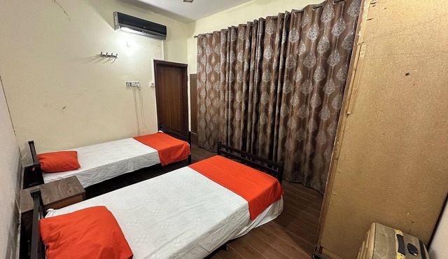 Professional Lahore Hostels