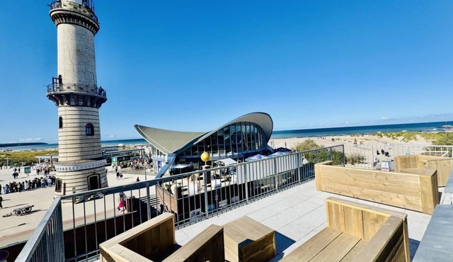 Promenade view, foredeck