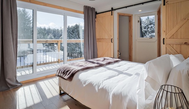Promo St-Jean ! Farmhouse 6b+3Bath Spa+Train Nord Trail near Mont-Tremblant !