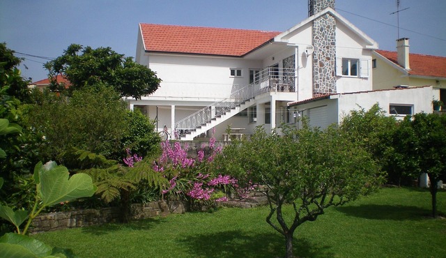 Promotion; Charming villa in the heart of a typical and picturesque village in Esposen