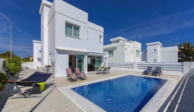 Protaras Villa Araella Near The Centre