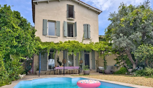 Provencal Bastide villa. Swimming pool and breathtaking view! Calm and comfort.