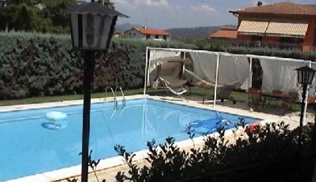 PROVENCAL VILLA BETWEEN UMBRIA AND TUSCANY WITH PRIVATE POOL AND GARDEN