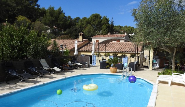 PROVENCAL VILLA CLOSE TO CASSIS 5mm FROM THE BEACHES OF THE COTTON