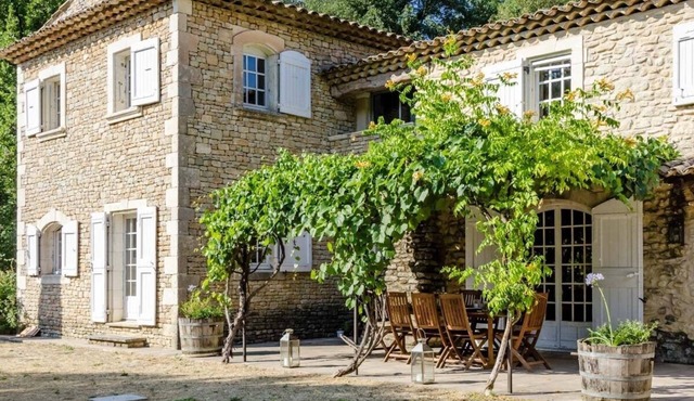 Provence Pines – peaceful and affordable Luberon home