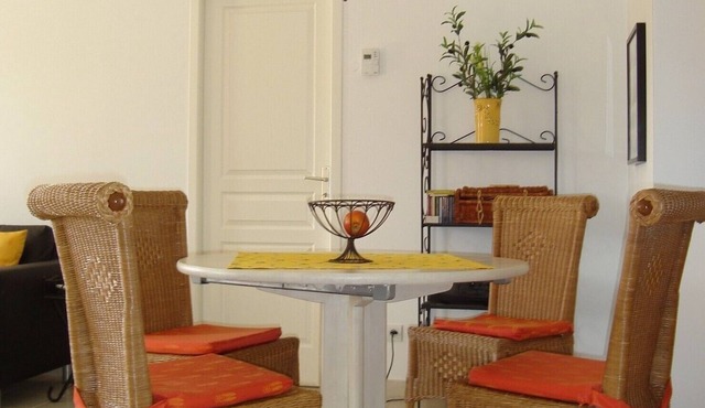Provincial house with large garden. Golf course nearby.