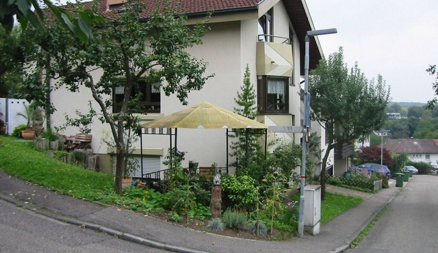 Proximity to the gold city of Pforzheim + Karlsruhe. The apartment with a view of the vineyard😆