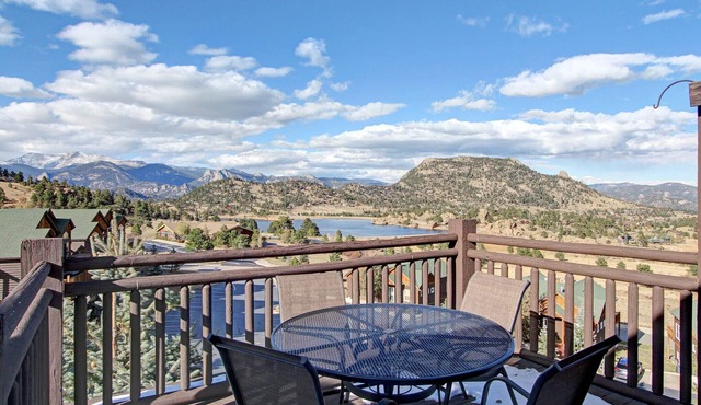 Ptarmigan Mountain 202 3 Bedroom Condo by RedAwning