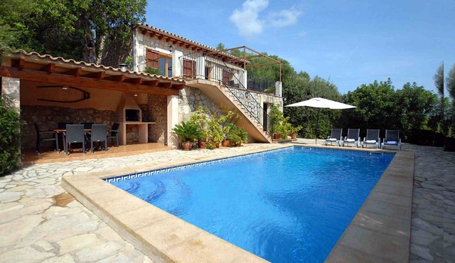 Puchet villa with private pool and panoramic views