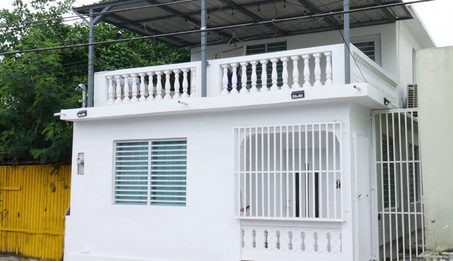 Puertas pal Sol - 5 min from the beach. 1 BR 2nd story Apt with a huge balcony