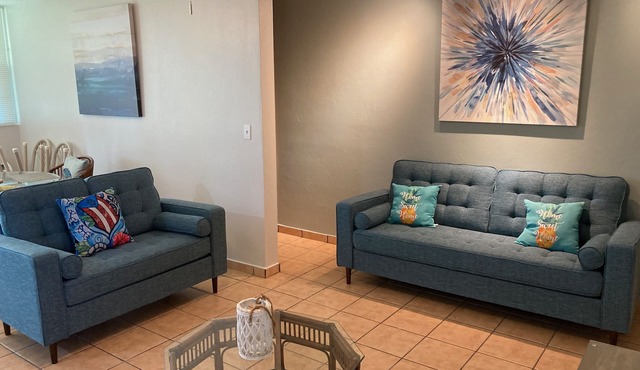 Puerto Salinas 3 bdrm fully air conditioned garden apartment, WiFi, 2 parkings