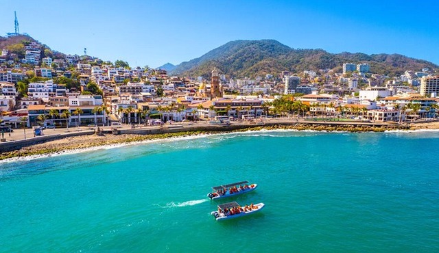 Puerto Vallarta: Los Veranos Zipline Tour & Speedboat Ride: