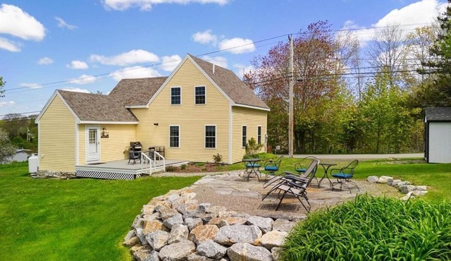 Puffins Perch, romantic waterfront Maine cottage