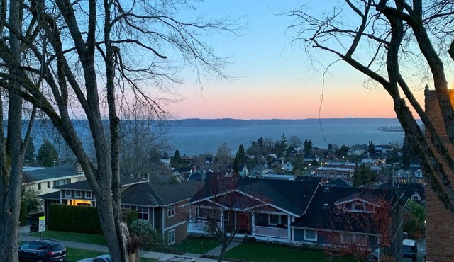 Puget Sound View 2 Baths Best Area WD Jacuzzi Bath