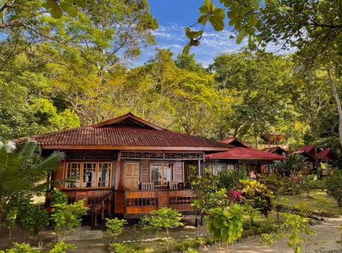 Pulisan Resort