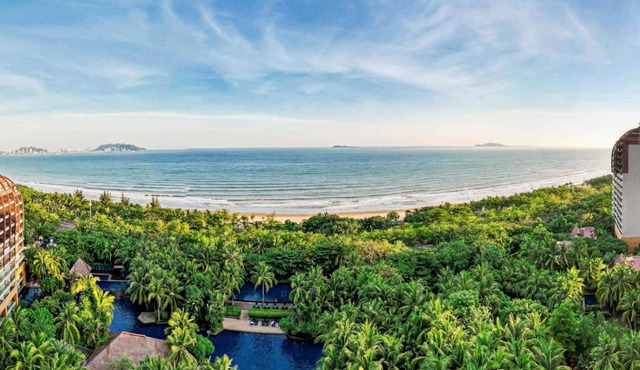 Pullman Oceanview Sanya Bay Resort & Spa