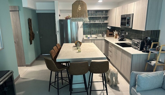 Punta Verde! Your cozy 3-bedroom condo steps away from Playa Mantas: sleeps 6.